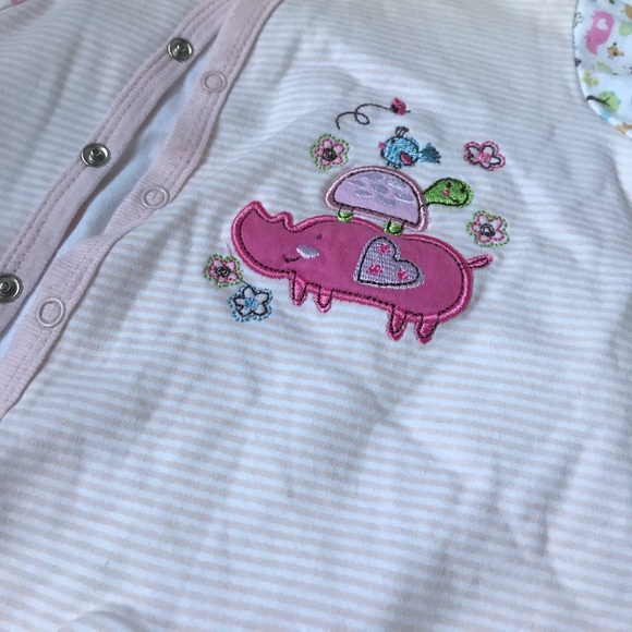 ❌Sold❌💞 Baby One Piece Bodysuit 💞🎀 - Picture 2 of 6